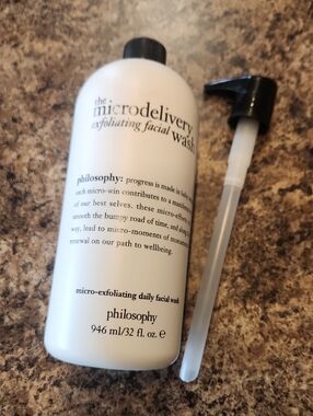 Philosophy White Exfoliating Facial Wash with Black Pump 32 Oz New